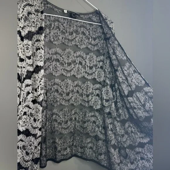 JS Boutique 2X Black & White Lace 2-Piece Set Tank & Cardigan Elegant Plus Size - Picture 3 of 9